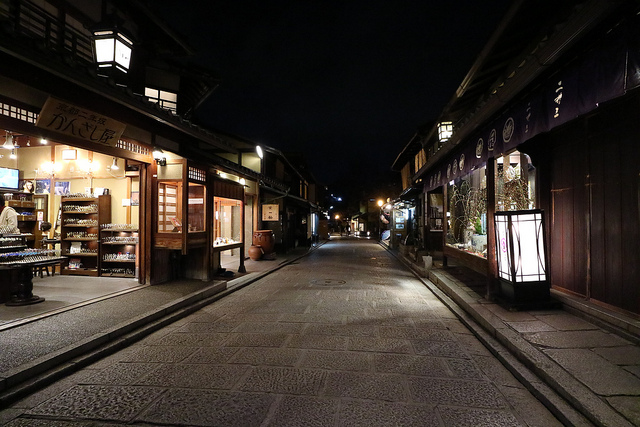 EOS M3,EF-M11-22mm f/4-5.6 IS STM,0.017 sec (1/60),f/4.0,ISO5000,-1/3 EV